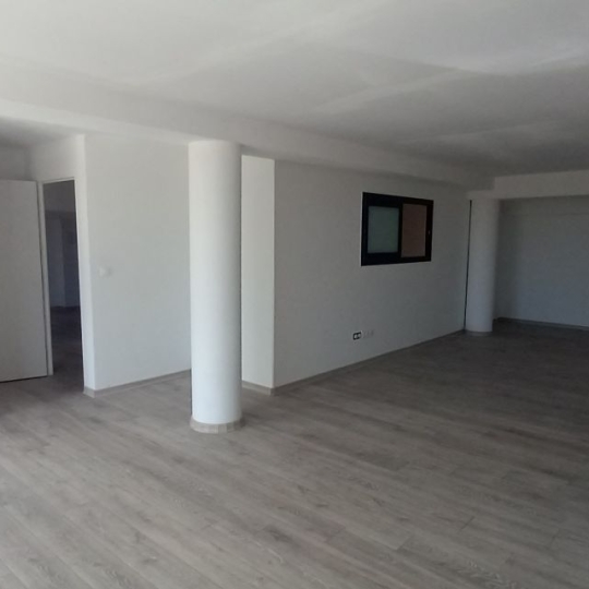INDIANA IMMOBILIER : Local / Bureau | LA POSSESSION (97419) | 350.00m2 | 3 500 € 