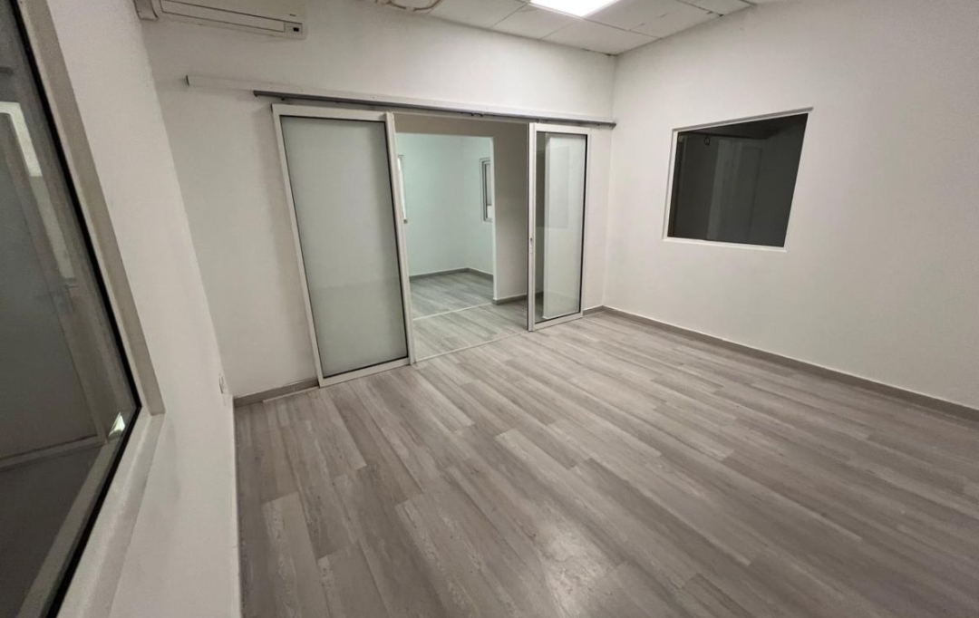INDIANA IMMOBILIER : Autres | LA POSSESSION (97419) | 320 m2 | 4 600 € 