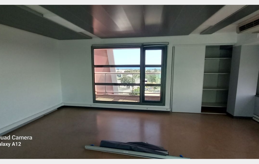 INDIANA IMMOBILIER : Local / Bureau | SAINT DENIS (97490) | 25 m2 | 777 € 