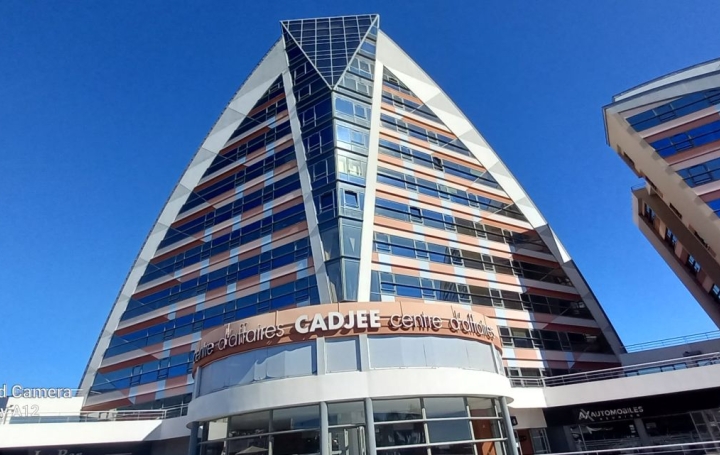 Local commercial SAINT DENIS 25 m2 777 € Local commercial SAINT DENIS 25 m2 777 €