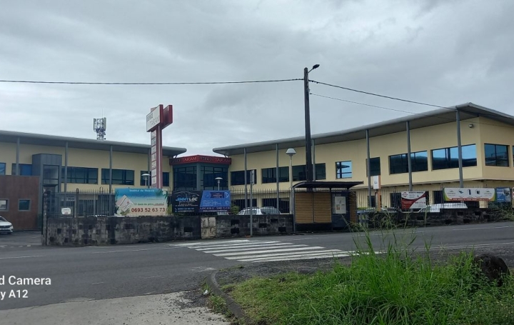 Local commercial SAINT-ANDRE 70 m2 2 000 € Local commercial SAINT-ANDRE 70 m2 2 000 €