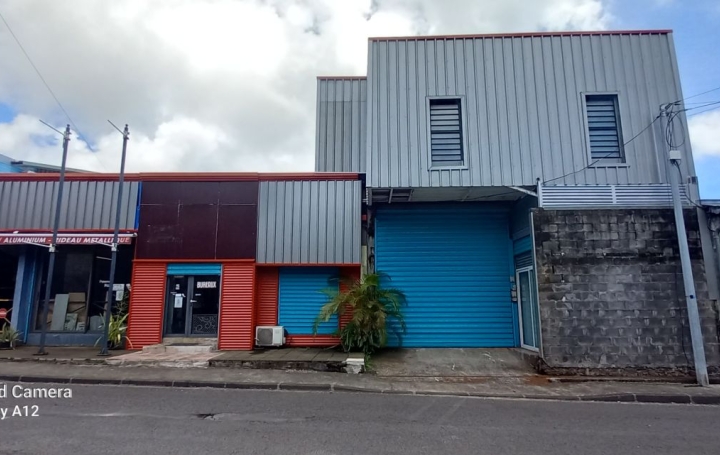 Local d'activité SAINT-ANDRE 180 m2 1 800 € Local d'activité SAINT-ANDRE 180 m2 1 800 €